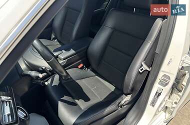 Седан Mercedes-Benz E-Class 2015 в 