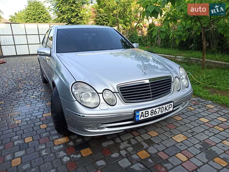 Седан Mercedes-Benz E-Class 2004 в Гайсину