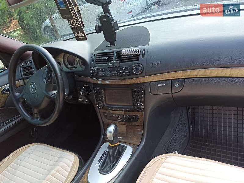 Седан Mercedes-Benz E-Class 2004 в Гайсину