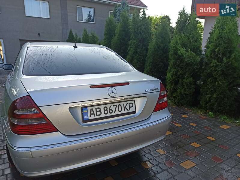 Седан Mercedes-Benz E-Class 2004 в Гайсину