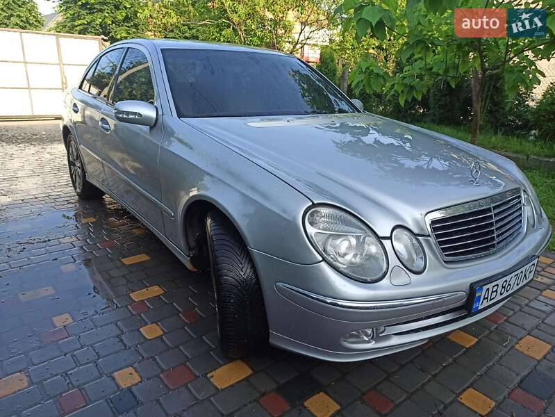 Седан Mercedes-Benz E-Class 2004 в Гайсину