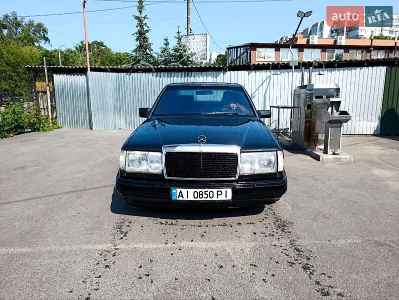 Седан Mercedes-Benz E-Class 1988 в Белой Церкви
