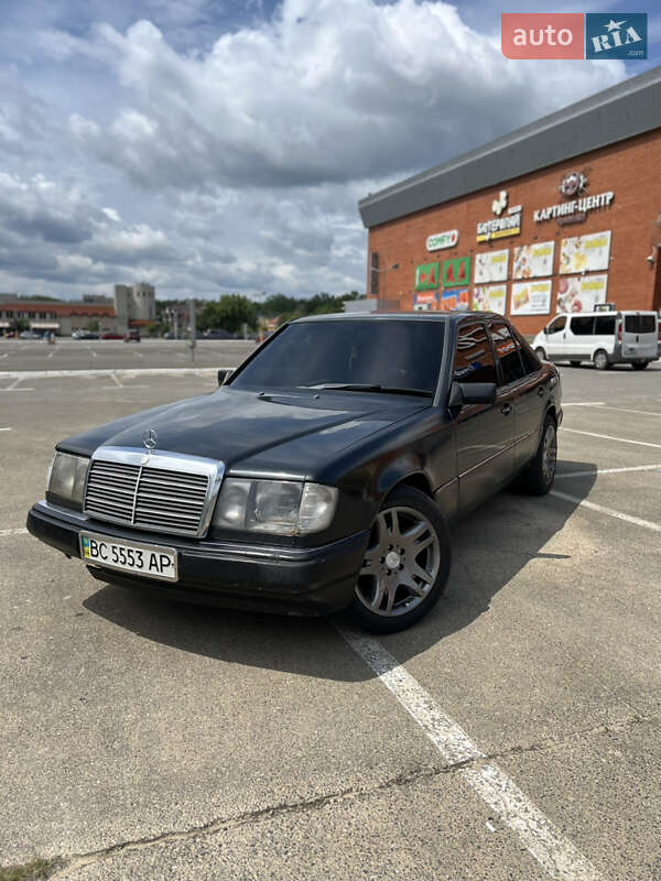 Седан Mercedes-Benz E-Class 1989 в Зарічному
