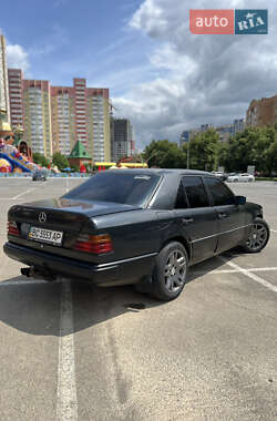 Седан Mercedes-Benz E-Class 1989 в 