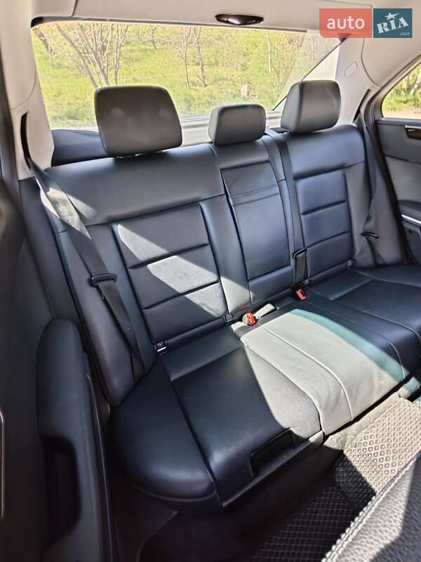 Седан Mercedes-Benz E-Class 2012 в Одессе
