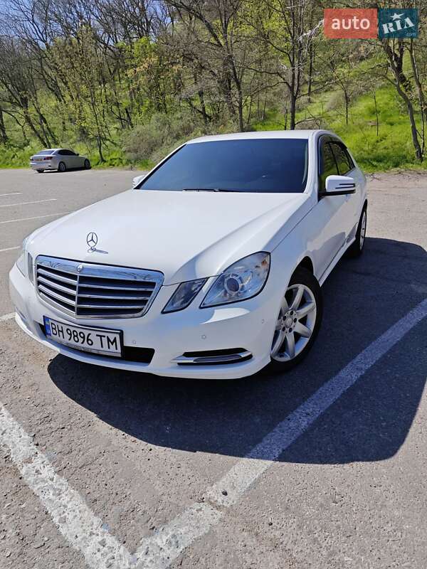 Седан Mercedes-Benz E-Class 2012 в Одессе