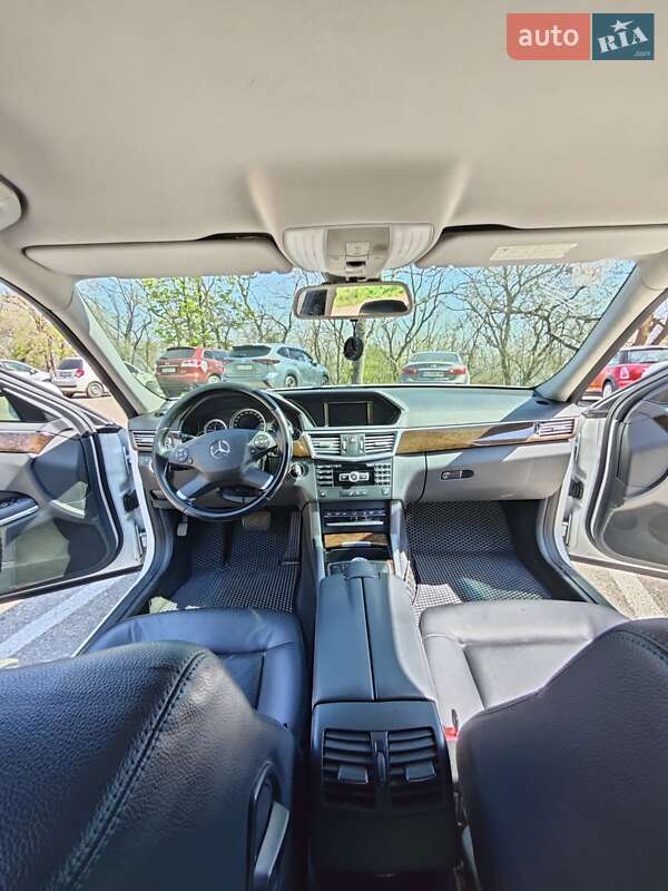 Седан Mercedes-Benz E-Class 2012 в Одессе