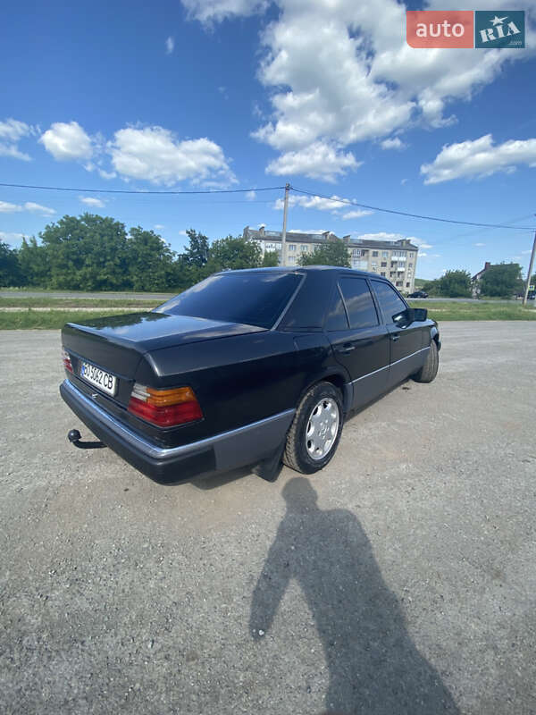 Седан Mercedes-Benz E-Class 1993 в Тернополе