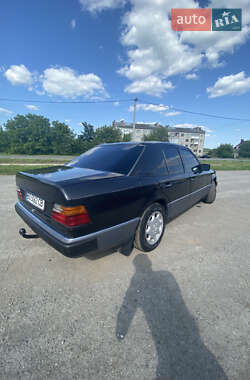Седан Mercedes-Benz E-Class 1993 в 