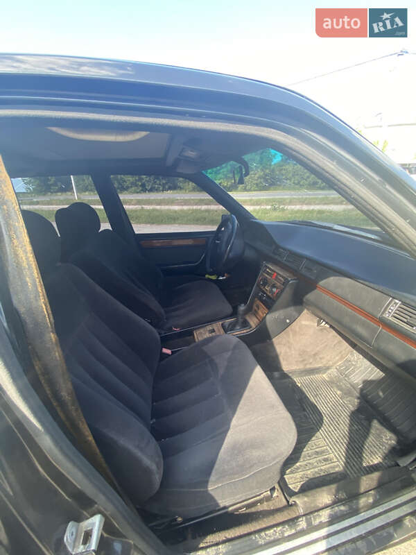 Седан Mercedes-Benz E-Class 1993 в Тернополе