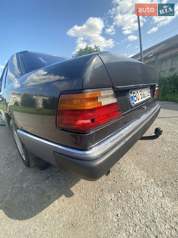 Седан Mercedes-Benz E-Class 1993 в Тернополе
