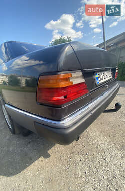 Седан Mercedes-Benz E-Class 1993 в 