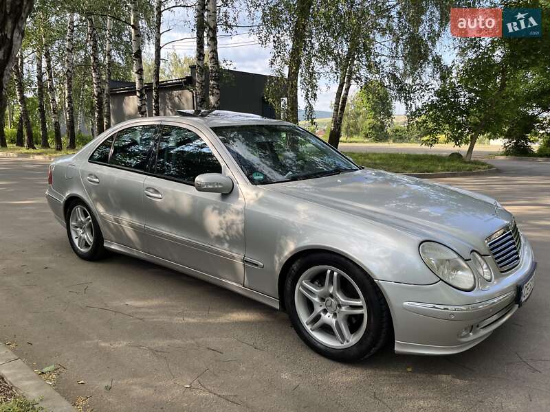 Седан Mercedes-Benz E-Class 2003 в Черновцах