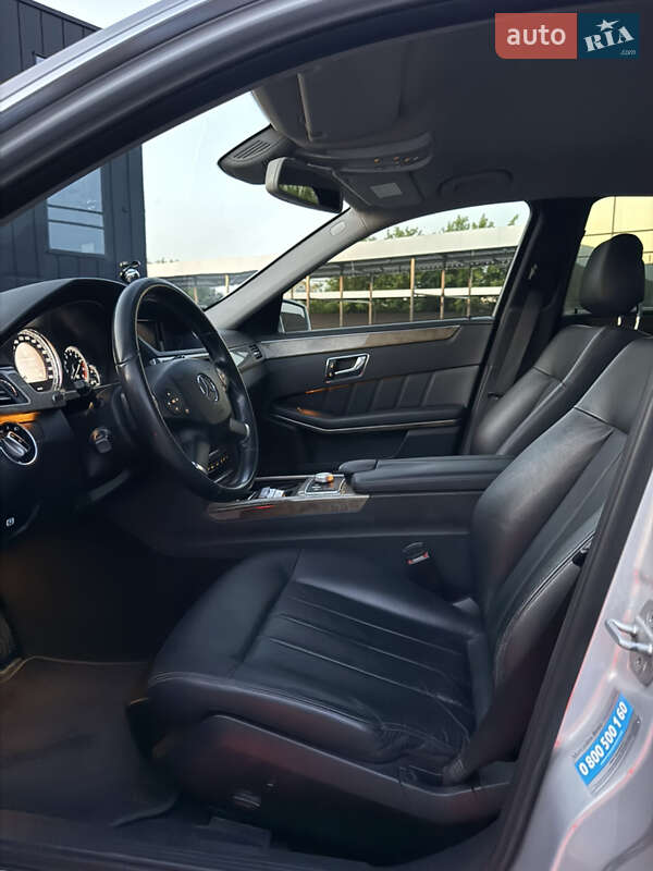 Седан Mercedes-Benz E-Class 2010 в Дунаевцах