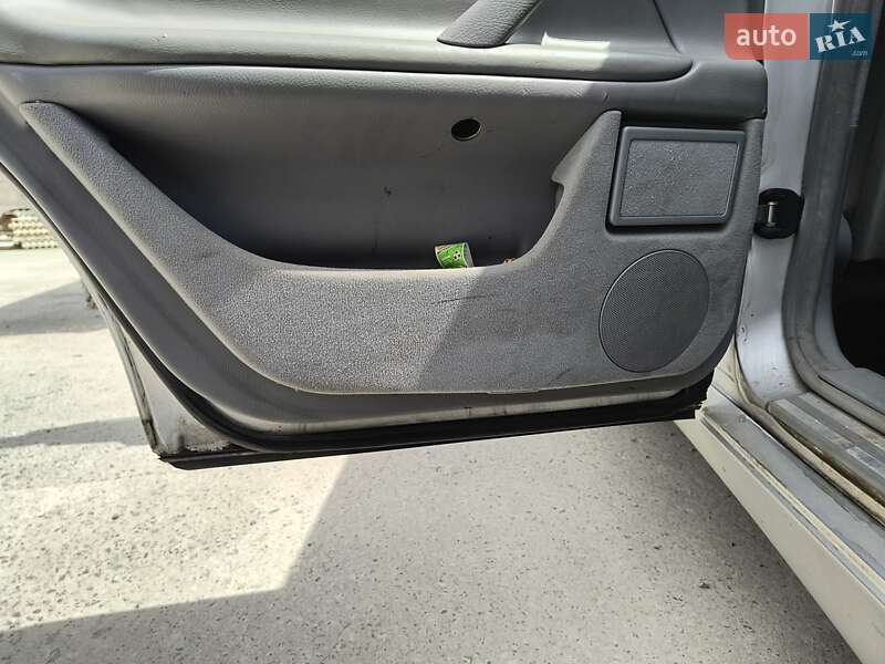 Седан Mercedes-Benz E-Class 1999 в Днепре