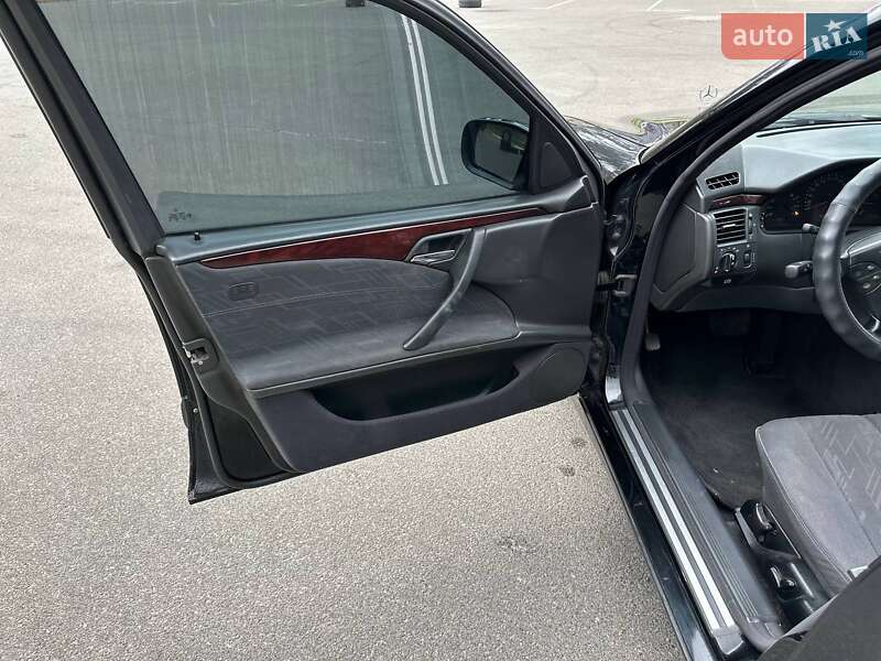 Седан Mercedes-Benz E-Class 2002 в Ірпені фото 19 Седан Mercedes-Benz E-Class 2002 в Ірпені