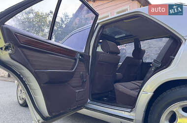 Седан Mercedes-Benz E-Class 1990 в 