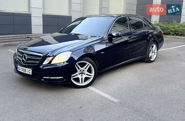 Седан Mercedes-Benz E-Class 2011 в Днепре