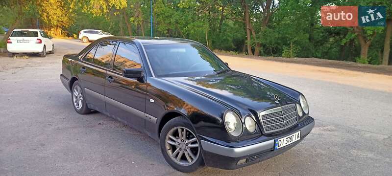 Седан Mercedes-Benz E-Class 1998 в Запоріжжі