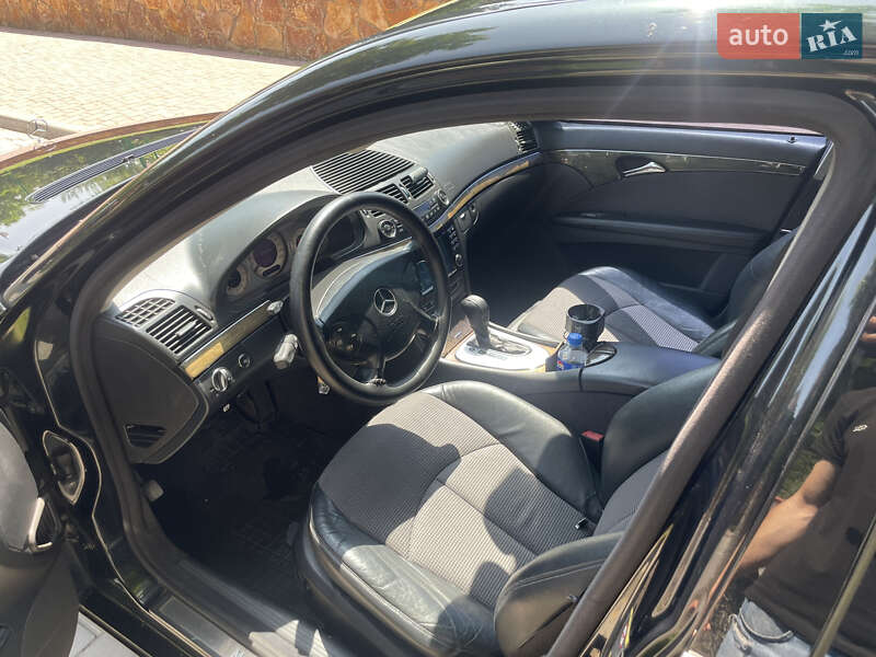 Седан Mercedes-Benz E-Class 2003 в Могилів-Подільському