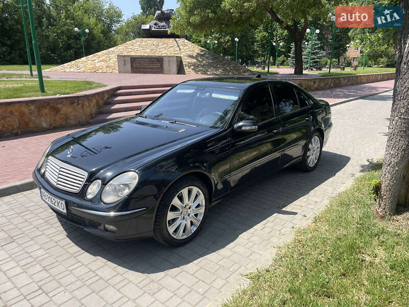 Седан Mercedes-Benz E-Class 2003 в Могилів-Подільському