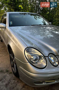 Седан Mercedes-Benz E-Class 2004 в 