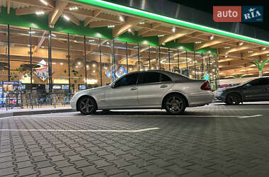 Седан Mercedes-Benz E-Class 2004 в 