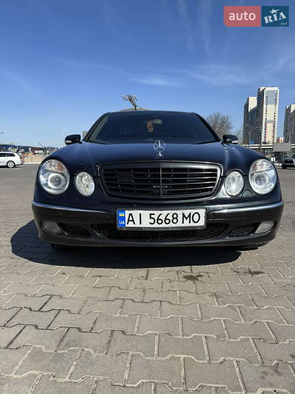 Седан Mercedes-Benz E-Class 2004 в Киеве
