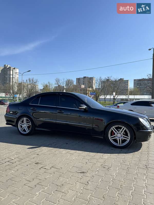 Седан Mercedes-Benz E-Class 2004 в Киеве