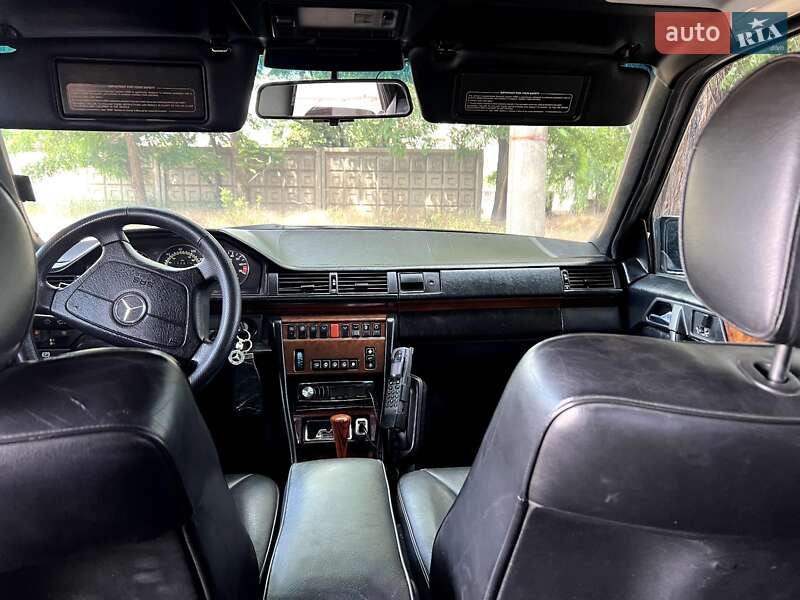 Седан Mercedes-Benz E-Class 1992 в Києві