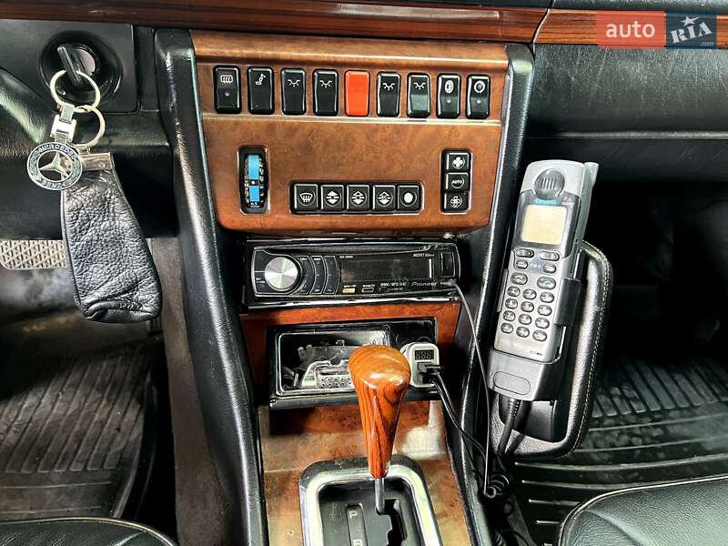 Седан Mercedes-Benz E-Class 1992 в Києві