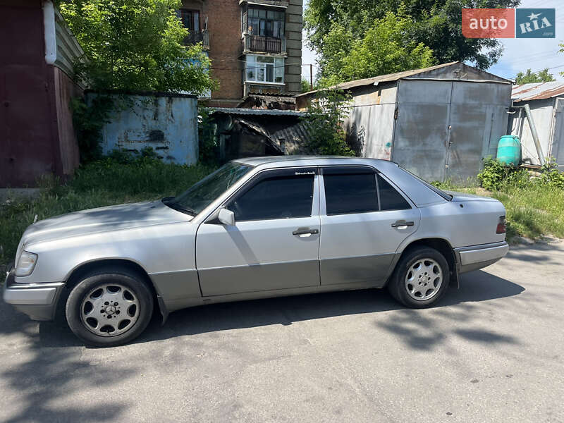Седан Mercedes-Benz E-Class 1995 в Хмельницькому