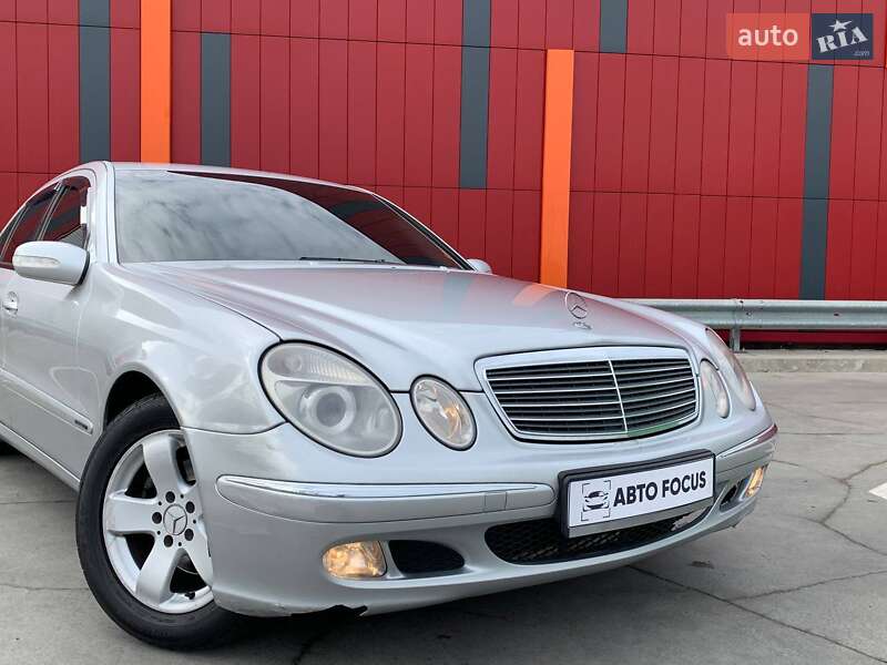 Седан Mercedes-Benz E-Class 2002 в Киеве