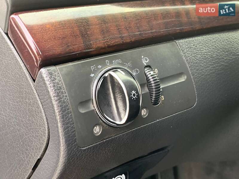 Седан Mercedes-Benz E-Class 2002 в Киеве