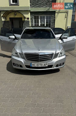 Седан Mercedes-Benz E-Class 2011 в 