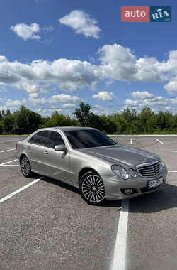 Седан Mercedes-Benz E-Class 2006 в Черновцах