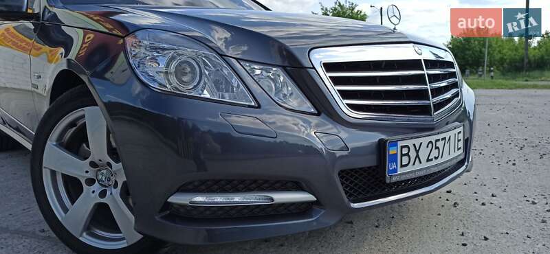 Седан Mercedes-Benz E-Class 2011 в Славуте
