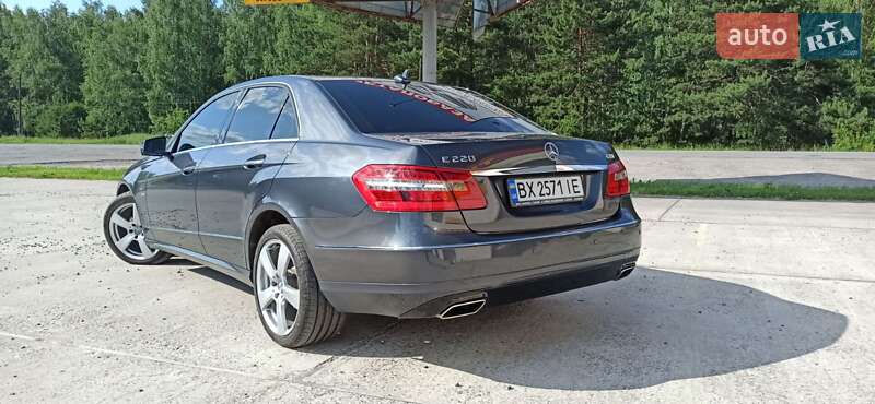 Седан Mercedes-Benz E-Class 2011 в Славуте