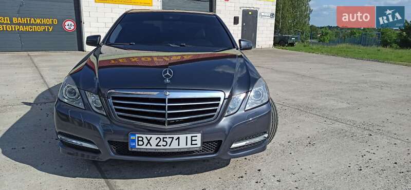 Седан Mercedes-Benz E-Class 2011 в Славуте