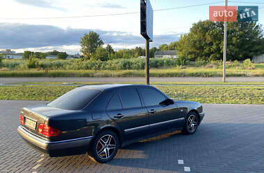 Седан Mercedes-Benz E-Class 1995 в 