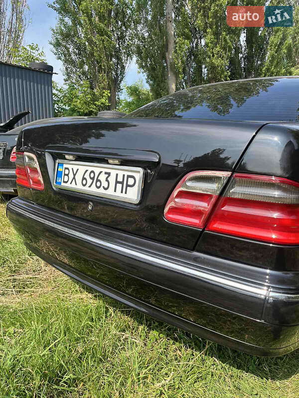 Седан Mercedes-Benz E-Class 2001 в Хмельницком