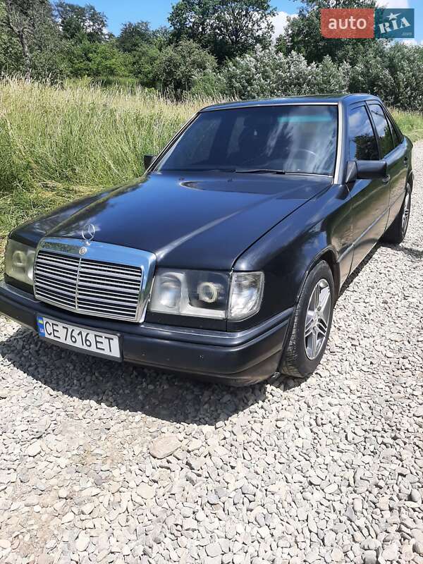Седан Mercedes-Benz E-Class 1992 в Великому Кучурові