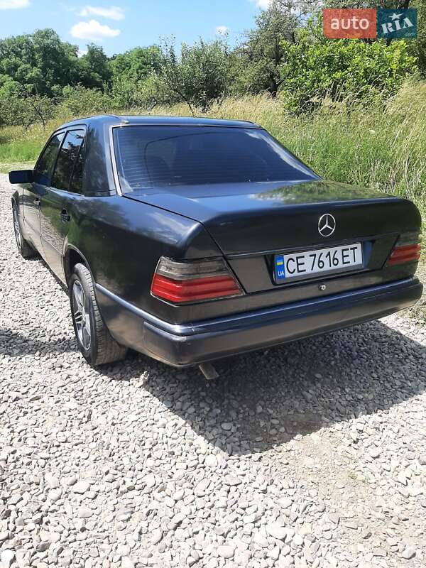 Седан Mercedes-Benz E-Class 1992 в Великому Кучурові