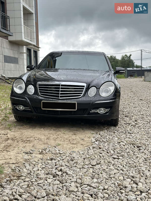 Седан Mercedes-Benz E-Class 2006 в Киеве