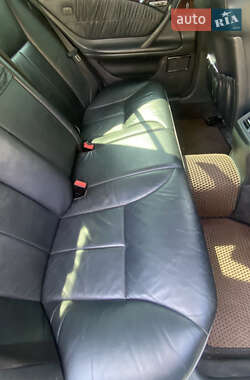 Седан Mercedes-Benz E-Class 2001 в 