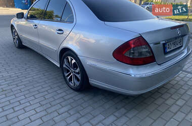 Седан Mercedes-Benz E-Class 2007 в 
