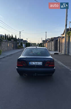 Седан Mercedes-Benz E-Class 1996 в 