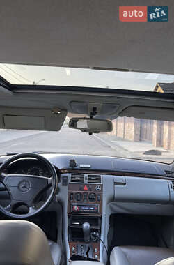 Седан Mercedes-Benz E-Class 1996 в 