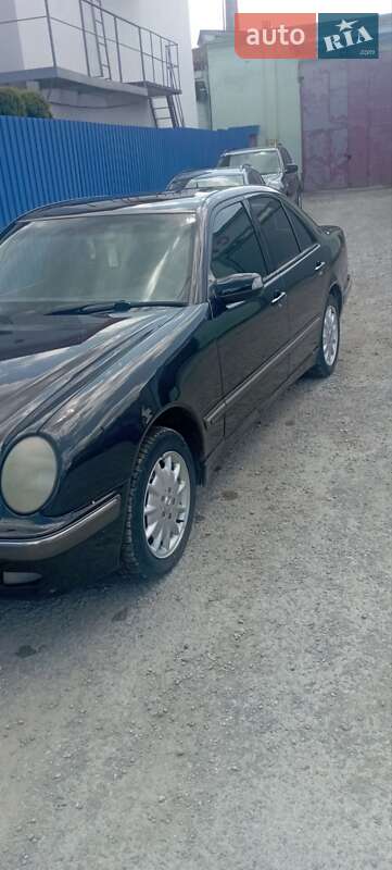 Седан Mercedes-Benz E-Class 2000 в Кам'янець-Подільському