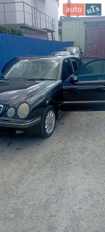 Седан Mercedes-Benz E-Class 2000 в Кам'янець-Подільському